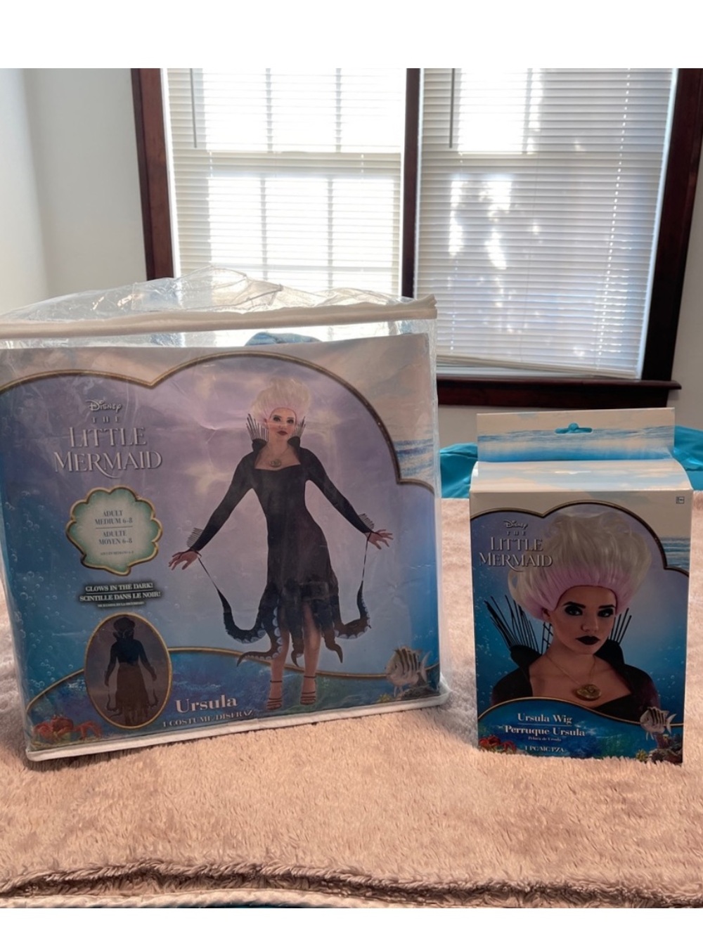 Womens the little mermaid Ursula costume w/ wig M 6-8
